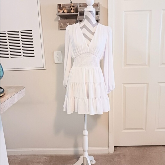 Gianni Bini Talia V-Neck Long Sleeve Smocked Waist Tiered Hem Dress - Picture 9 of 12